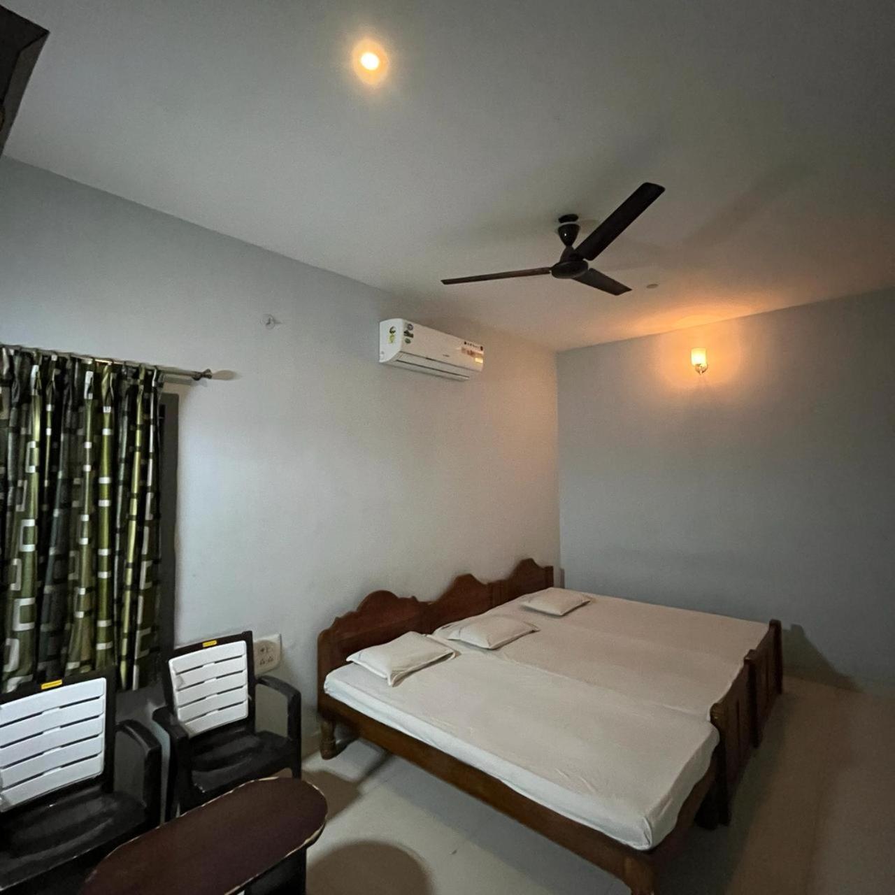 The Alp Hotel Madurai Bagian luar foto