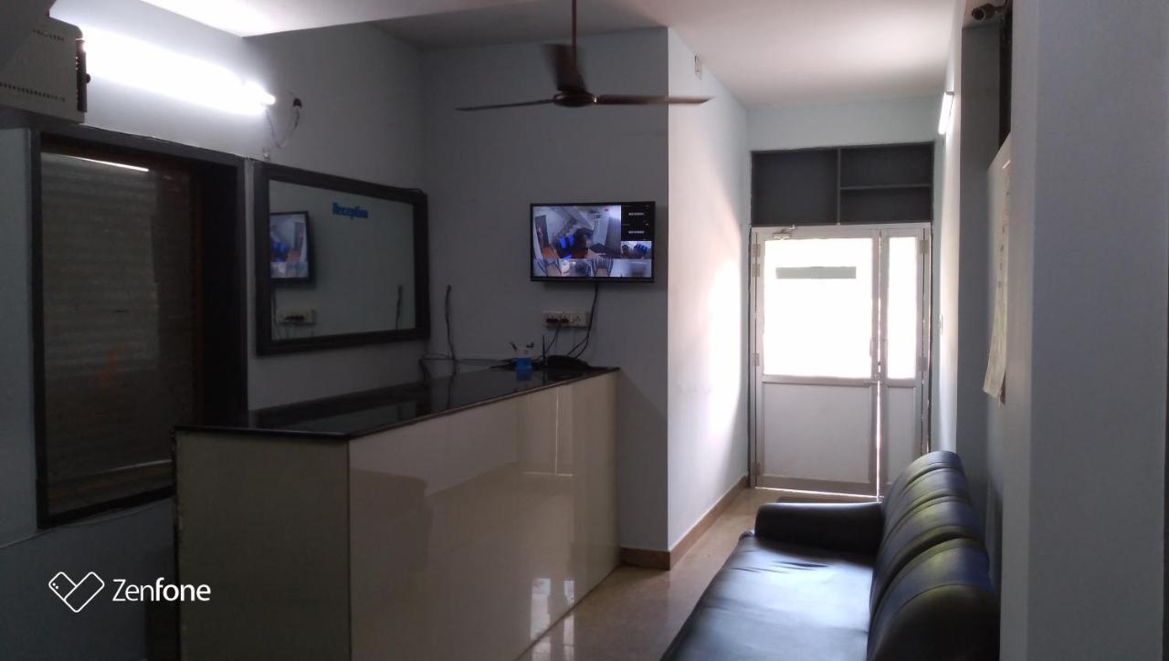 The Alp Hotel Madurai Bagian luar foto